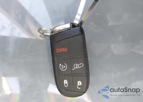 2025 Jeep Compass Latitude 4X4 from USA, damaged, VIN 3C4NJDBN1ST547173